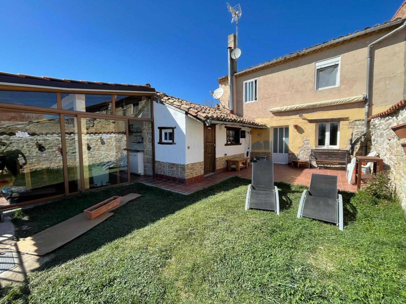 Albergue El Alfar/Pilgrim Hostel Hornillos del Camino Exterior photo